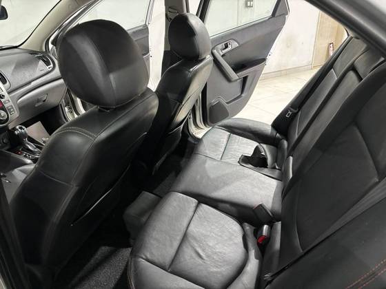 KIA CERATO 1.6 E.221 SEDAN 16V GASOLINA 4P AUTOMÁTICO